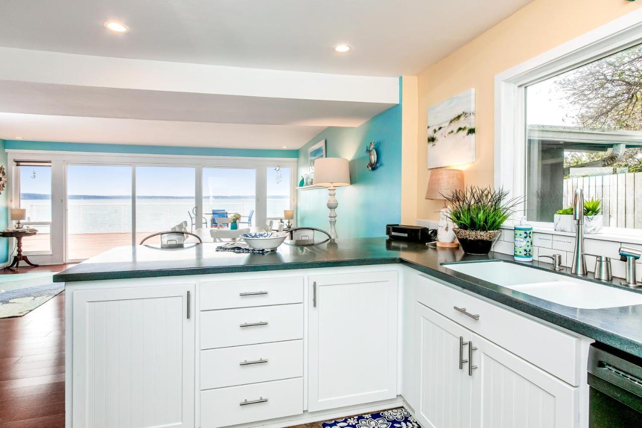 Spyglass Beach House Freeland Exterior photo